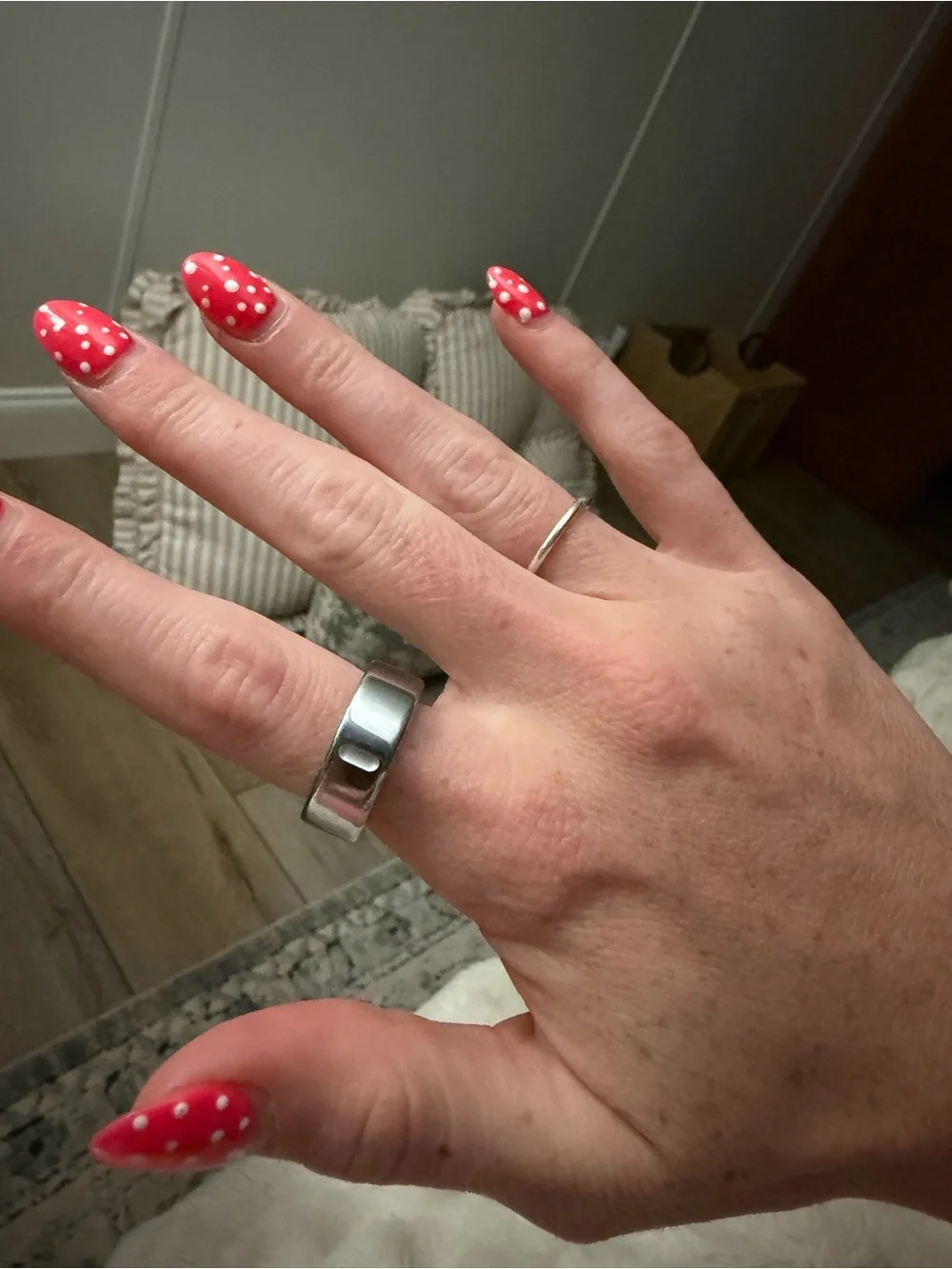 Oura Smart Ring — Polished Silver Finish